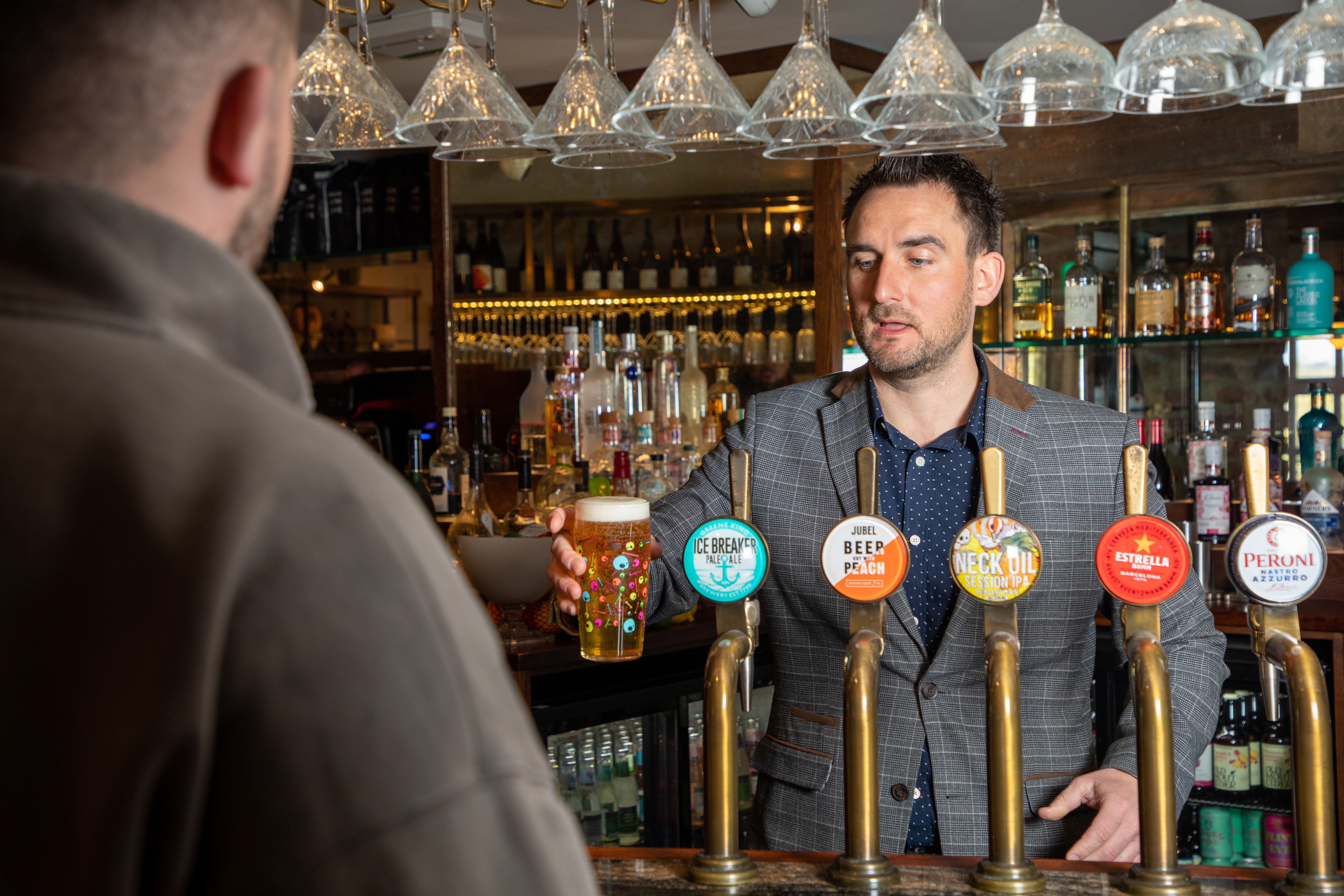 4 reasons to consider Pub Management roles at Greene King